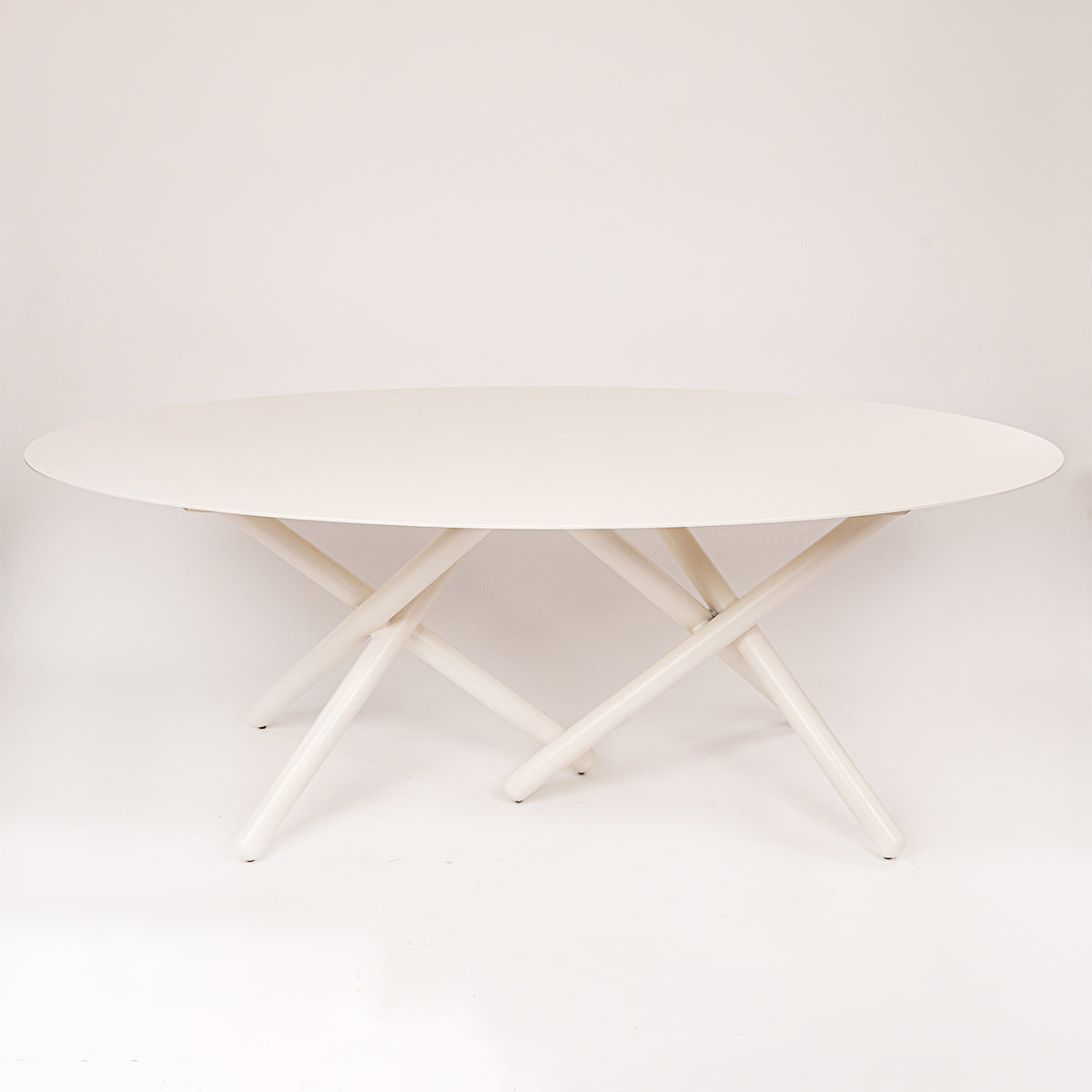 MIKADO DINING TABLE