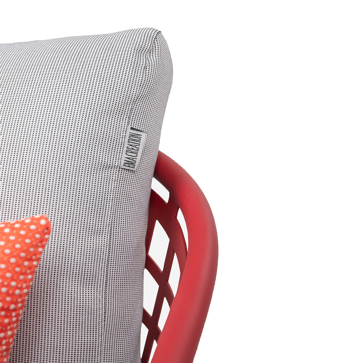 DOMINO LOUNGE CHAIR 002