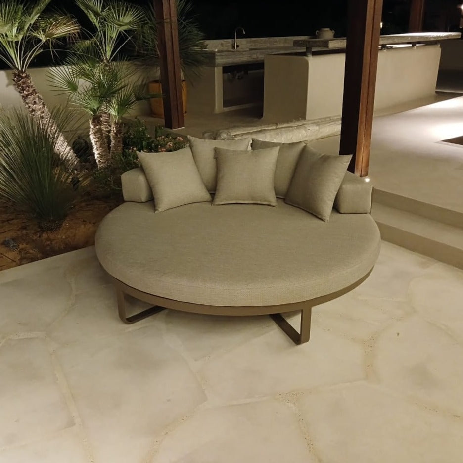 CHILL DAYBED