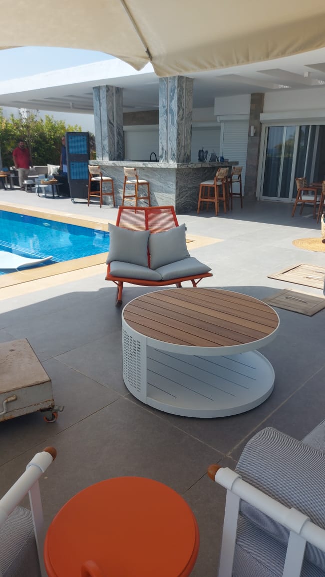 SWITCH COFFEE TABLE