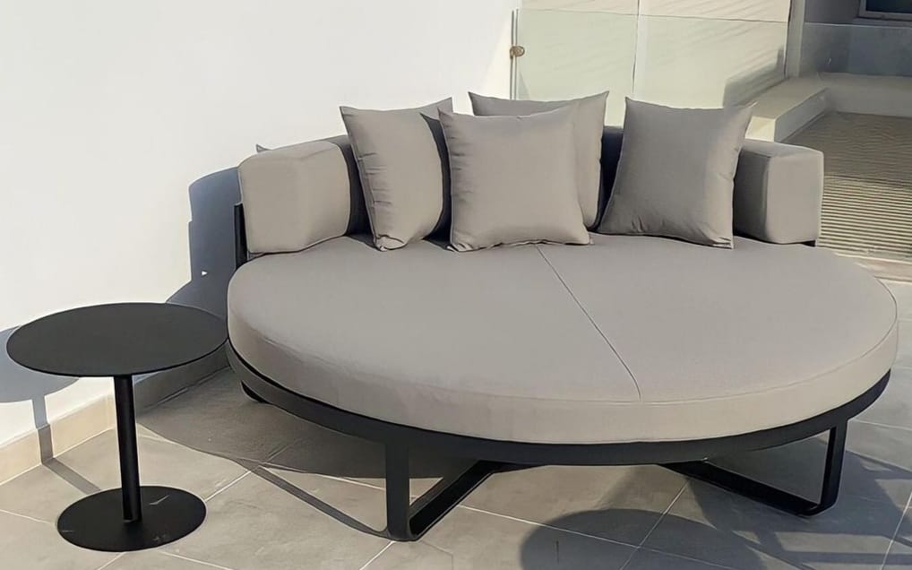 CHILL DAYBED