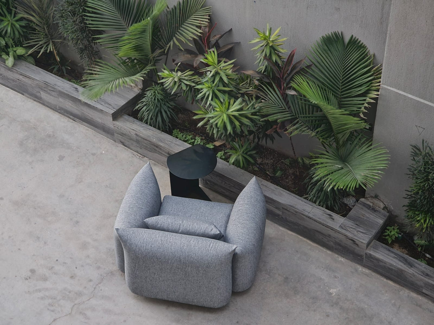MORENCO LOUNGE CHAIR