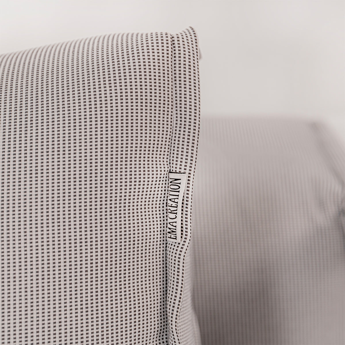 NORAY LOUNGE CHAIR