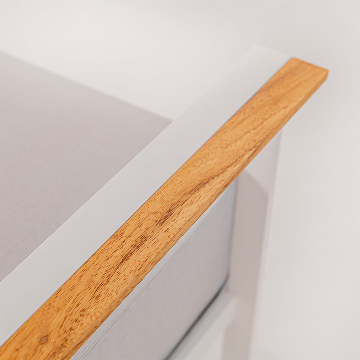 NORAY LOUNGE CHAIR