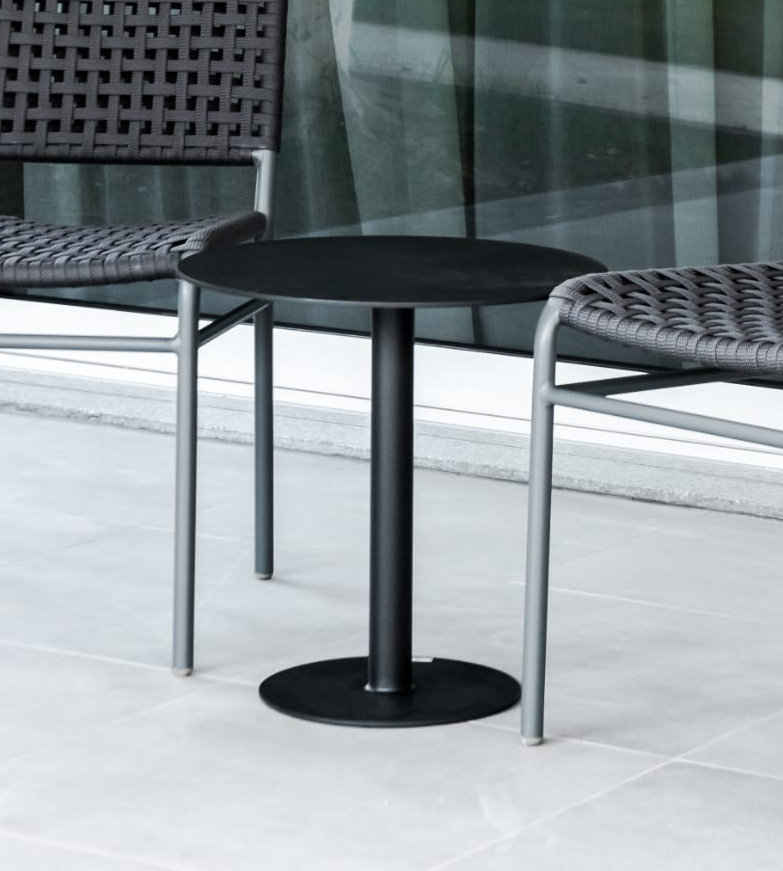 STRAW SIDE TABLE